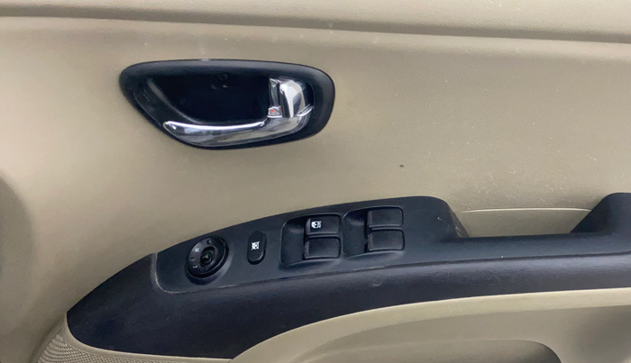 2013 Hyundai i10 SPORTZ 1.2, Petrol, Manual, 85,268 km, Driver Side Door Panels Control