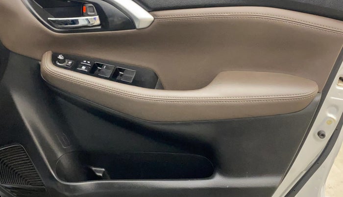 2022 Toyota URBAN CRUISER HYRYDER G HYBRID, Hybrid, Automatic, 49,186 km, Driver Side Door Panels Control