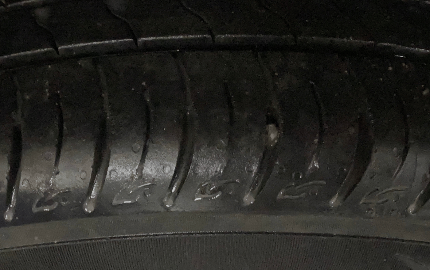 2022 Maruti Vitara Brezza LXI, Petrol, Manual, 15,627 km, Left Front Tyre Tread