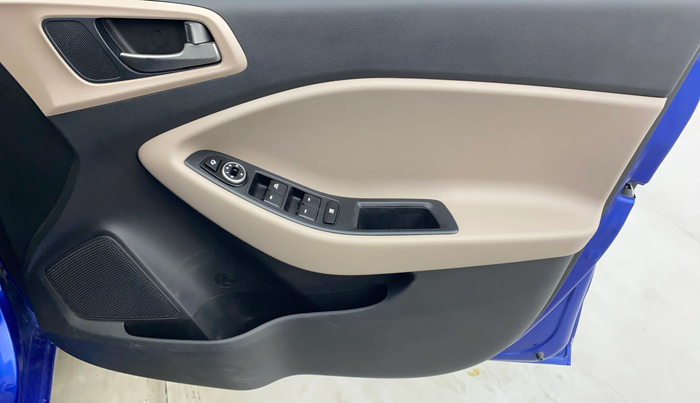 2016 Hyundai Elite i20 ASTA 1.2 (O), Petrol, Manual, 75,828 km, Driver Side Door Panels Control