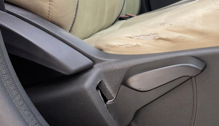 2016 Ford New Figo TITANIUM 1.2 PETROL MT, Petrol, Manual, 51,397 km, Driver Side Adjustment Panel