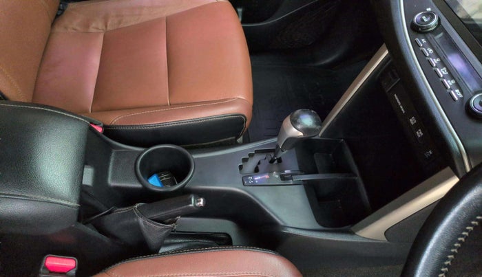 2017 Toyota Innova Crysta 2.4 ZX 7 STR, Diesel, Manual, 72,251 km, Gear Lever