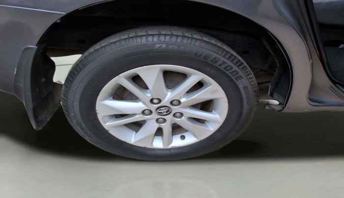 2017 Toyota Innova Crysta 2.4 ZX 7 STR, Diesel, Manual, 72,251 km, Right Rear Wheel