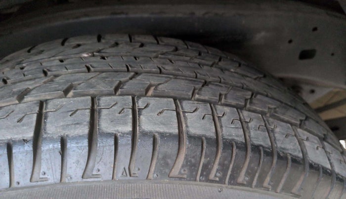 2017 Toyota Innova Crysta 2.4 ZX 7 STR, Diesel, Manual, 72,251 km, Left Rear Tyre Tread