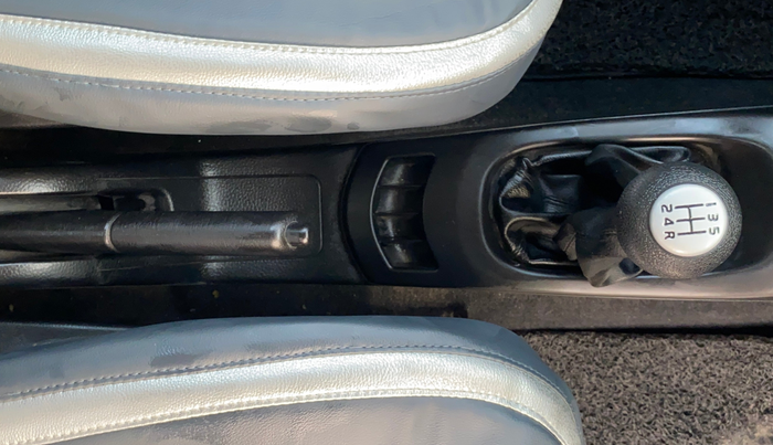 2013 Maruti Wagon R 1.0 LXI, Petrol, Manual, 63,071 km, Gear Lever