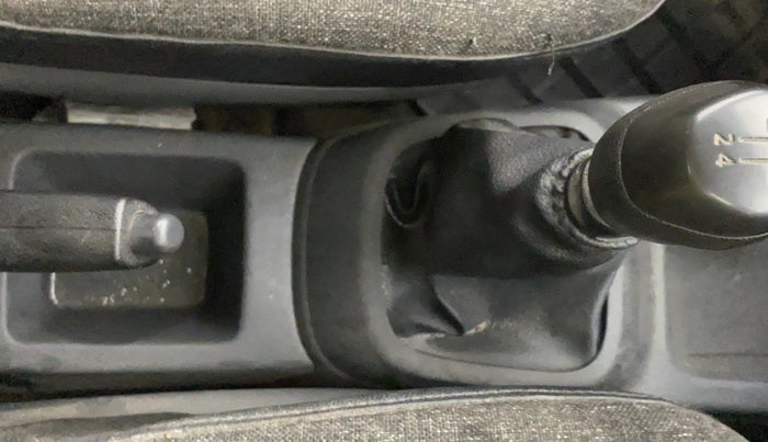 2016 Renault Kwid RXT 0.8, Petrol, Manual, 90,905 km, Gear Lever