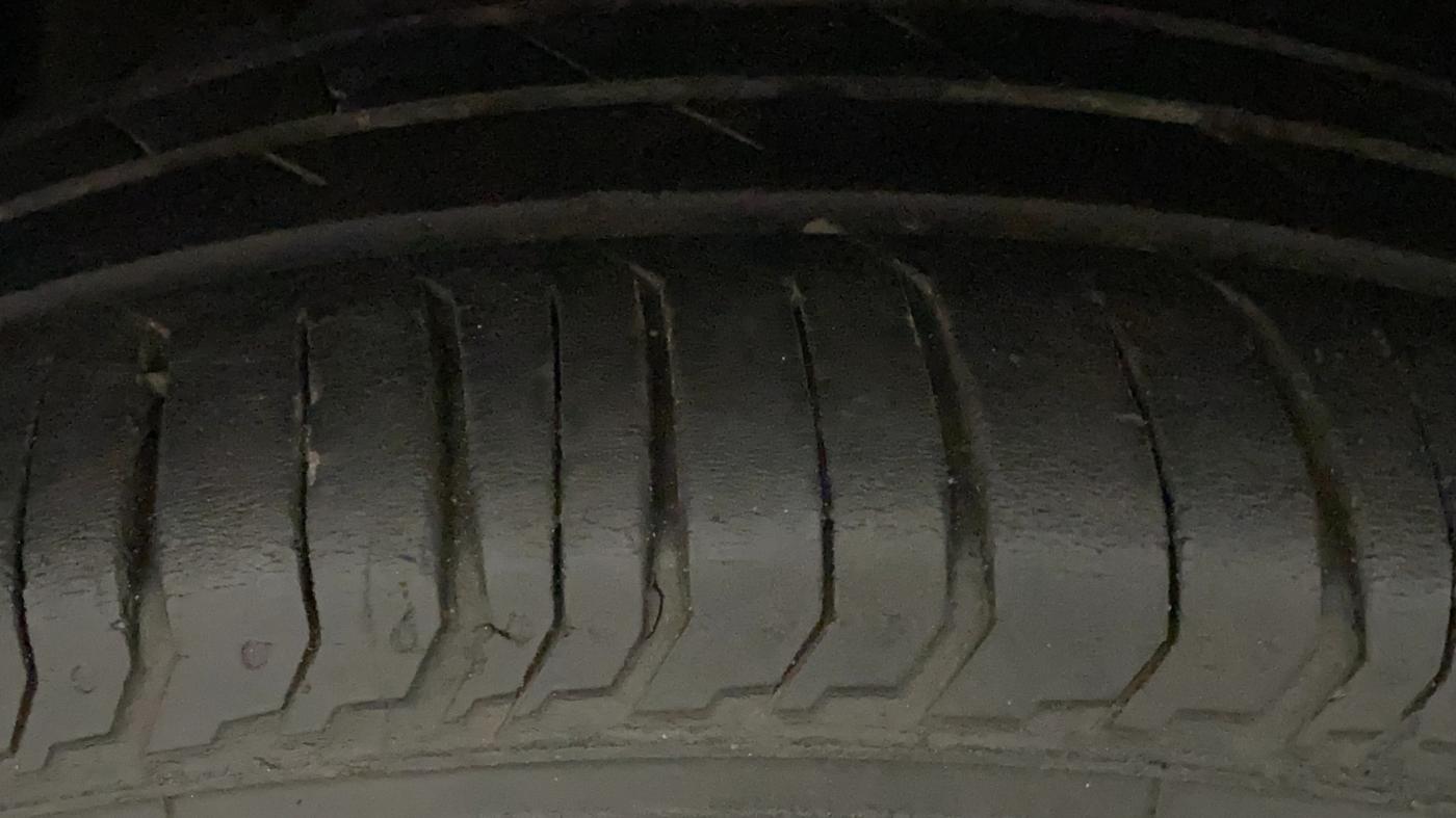 2022 Tata PUNCH ADVENTURE MT, Petrol, Manual, 43,614 km, Right Front Tyre Tread