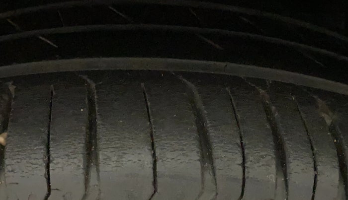 2022 Tata PUNCH ADVENTURE MT, Petrol, Manual, 43,607 km, Left Front Tyre Tread