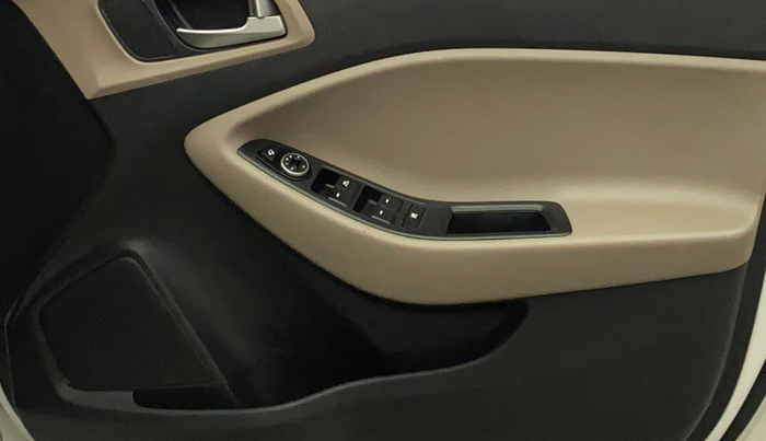 2016 Hyundai Elite i20 ASTA 1.2 (O), Petrol, Manual, 84,649 km, Driver Side Door Panels Control