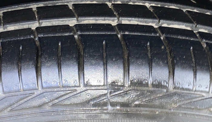 2018 Tata NEXON XZA PLUS PETROL, Petrol, Automatic, 34,498 km, Left Rear Tyre Tread