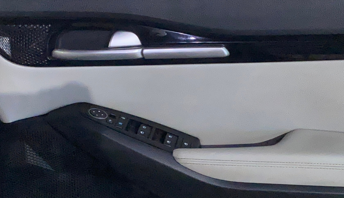 2022 KIA SELTOS HTX PETROL 1.5, Petrol, Manual, 97,457 km, Driver Side Door Panels Control