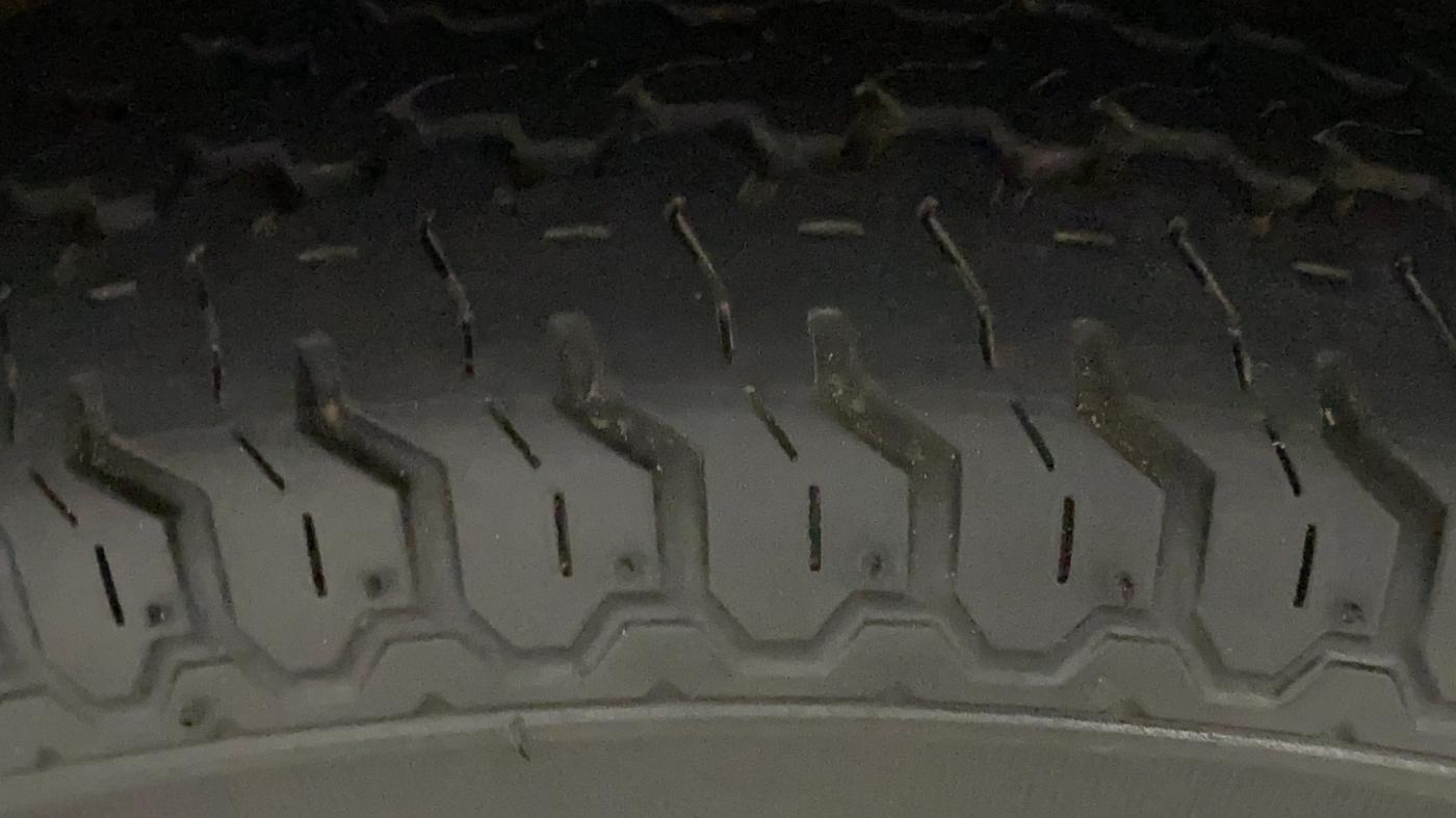 2016 Maruti Alto 800 LXI, Petrol, Manual, 75,758 km, Left Front Tyre Tread
