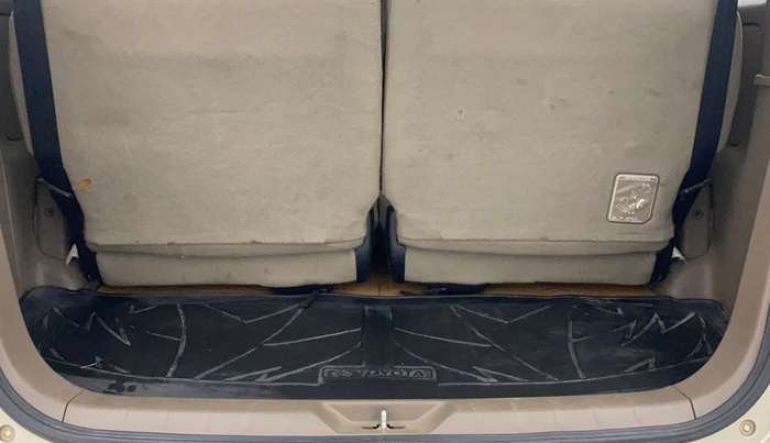 2015 Toyota Innova 2.5 VX 8 STR, Diesel, Manual, 73,050 km, Boot Inside