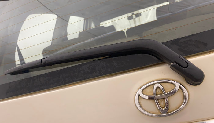 2015 Toyota Innova 2.5 VX 8 STR, Diesel, Manual, 73,050 km, Rear Wiper