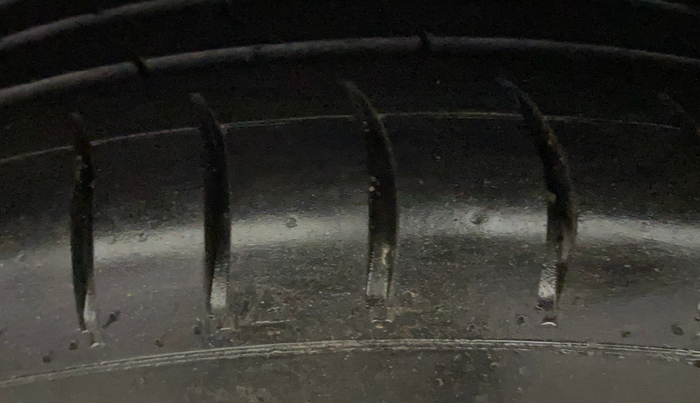 2015 Hyundai Grand i10 ERA 1.2 KAPPA VTVT, Petrol, Manual, 1,09,338 km, Right Rear Tyre Tread