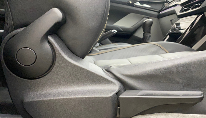 2022 Skoda KUSHAQ STYLE 1.5L TSI MT, Petrol, Manual, 25,011 km, Driver Side Adjustment Panel