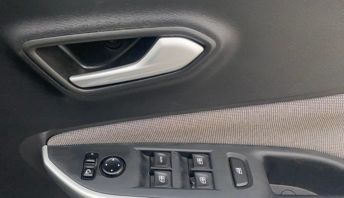 2021 Nissan MAGNITE XL, Petrol, Manual, 28,819 km, Driver Side Door Panels Control