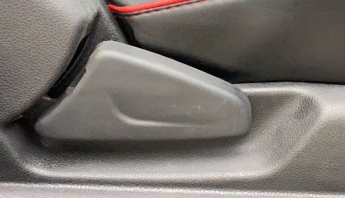 2016 Renault Kwid RXT 1.0 AMT, Petrol, Automatic, 86,293 km, Driver Side Adjustment Panel