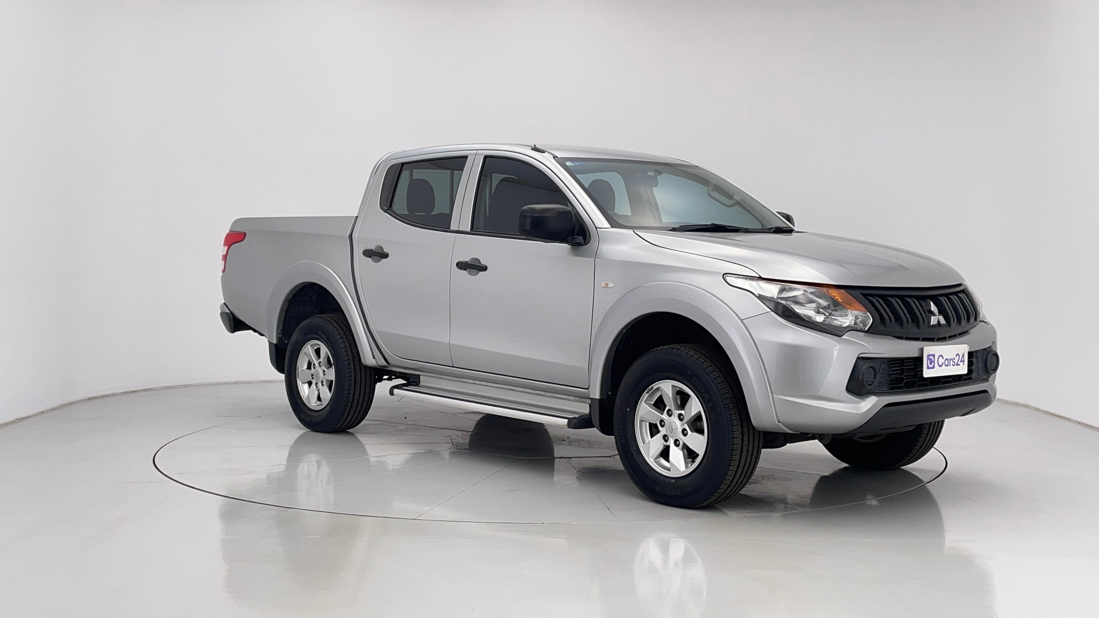 Mitsubishi Triton image
