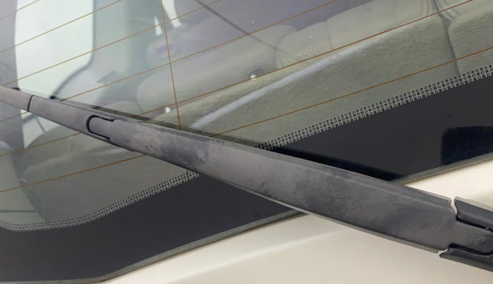 2017 Mahindra XUV500 W10, Diesel, Manual, 98,291 km, Rear Wiper