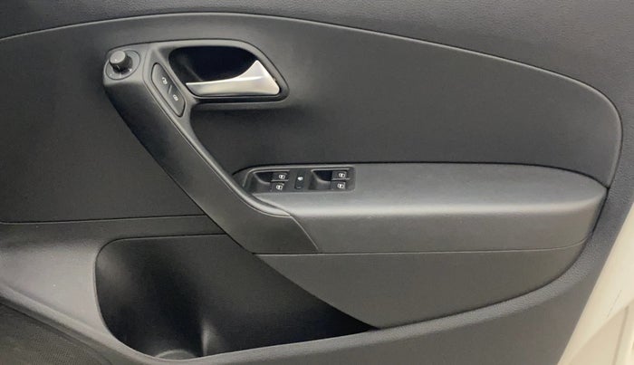 2017 Volkswagen Polo COMFORTLINE 1.2L, Petrol, Manual, 24,981 km, Driver Side Door Panels Control