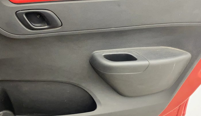 2016 Renault Kwid RXT 1.0 AMT, Petrol, Automatic, 41,888 km, Driver Side Door Panels Control