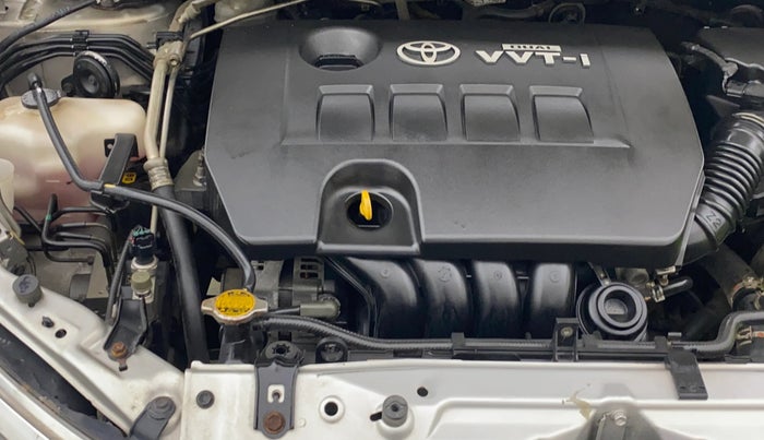 2014 Toyota Corolla Altis GL PETROL, Petrol, Manual, 1,32,247 km, Engine View - Right