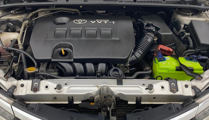 2014 Toyota Corolla Altis GL PETROL, Petrol, Manual, 1,32,247 km, Engine View