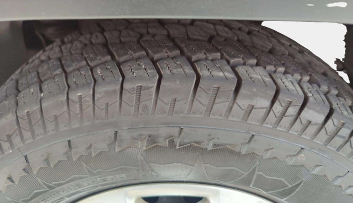 2021 Mahindra BOLERO NEO N 8, Diesel, Manual, 56,834 km, Left Front Tyre Tread