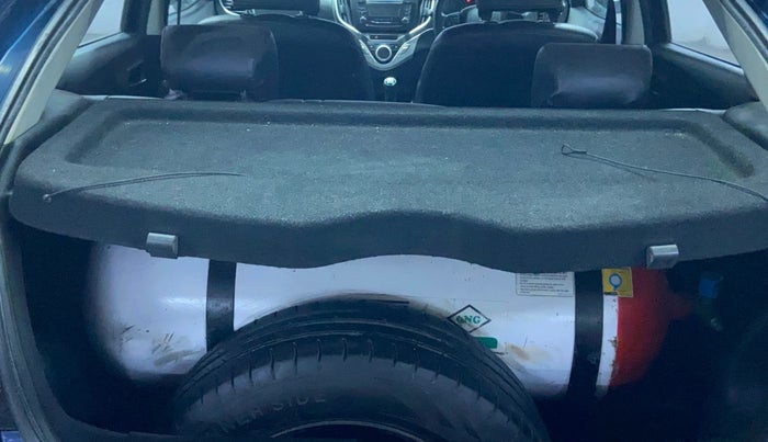 2017 Maruti Baleno DELTA PETROL 1.2, CNG, Manual, 1,24,815 km, Boot Inside