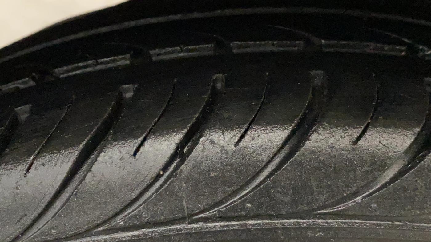 2018 Hyundai Eon ERA +, Petrol, Manual, 52,744 km, Right Rear Tyre Tread