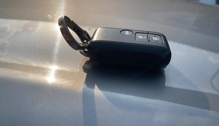 2022 Maruti Dzire ZXI Plus AMT, Petrol, Automatic, 83,886 km, Key Close Up