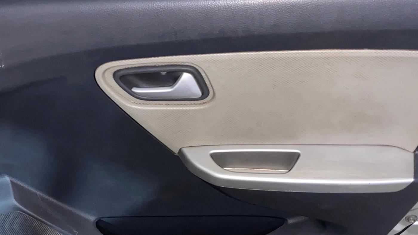 2015 Maruti Alto K10 VXI, Petrol, Manual, 77,254 km, Driver Side Door Panels Control