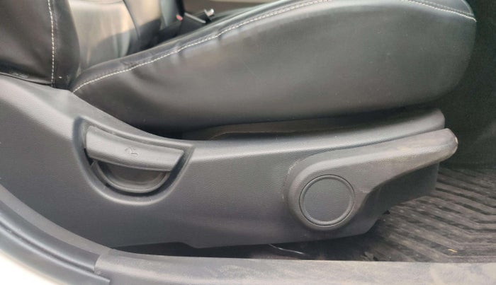 2016 Hyundai Grand i10 ASTA (O) AT 1.2 KAPPA VTVT, Petrol, Automatic, 43,883 km, Driver Side Adjustment Panel