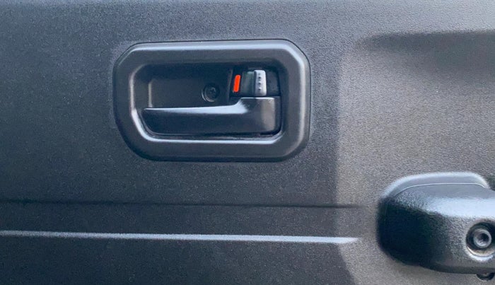 2023 Maruti JIMNY ZETA ALL GRIP PRO , Petrol, Manual, 42,259 km, Driver Side Door Panels Control