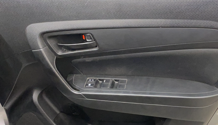 2022 Maruti Vitara Brezza VXI, Petrol, Manual, 51,828 km, Driver Side Door Panels Control