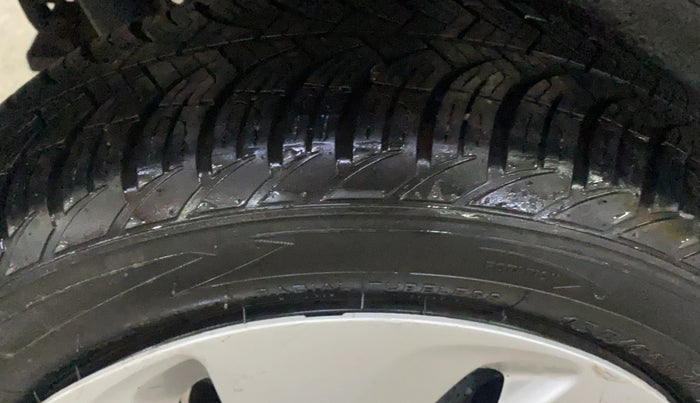 2016 Maruti Wagon R 1.0 VXI AMT, Petrol, Automatic, 71,936 km, Right Rear Tyre Tread