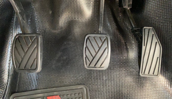 2019 Maruti Swift VDI, Diesel, Manual, 79,209 km, Pedals