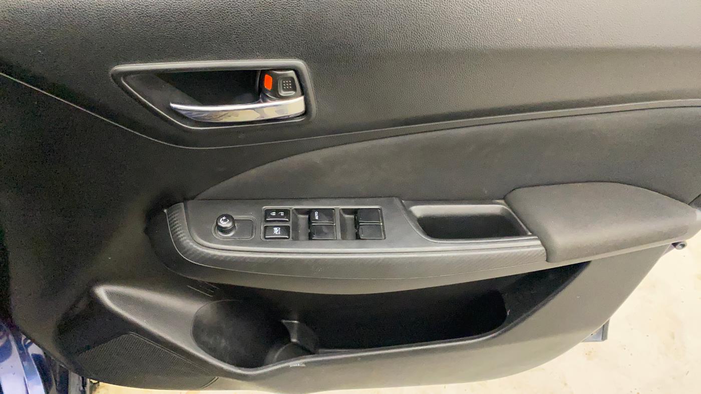 2019 Maruti Swift VDI, Diesel, Manual, 79,209 km, Driver Side Door Panels Control