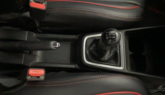 2019 Maruti Swift VDI, Diesel, Manual, 79,209 km, Gear Lever