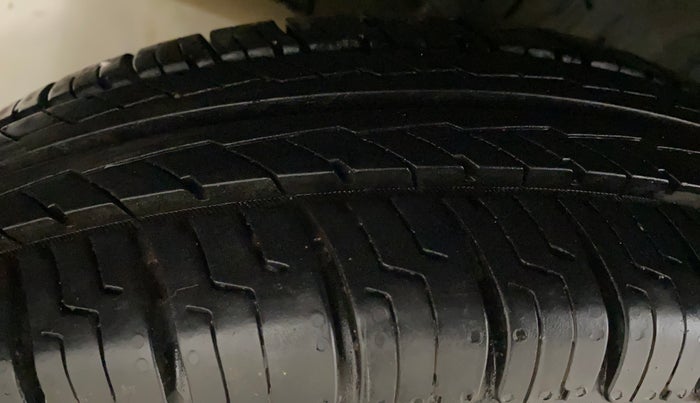 2019 Maruti Swift VDI, Diesel, Manual, 79,209 km, Right Rear Tyre Tread