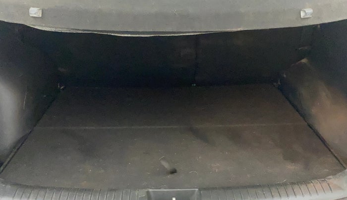 2017 Hyundai Creta SX PLUS AT 1.6 DIESEL, Diesel, Automatic, 86,786 km, Boot Inside