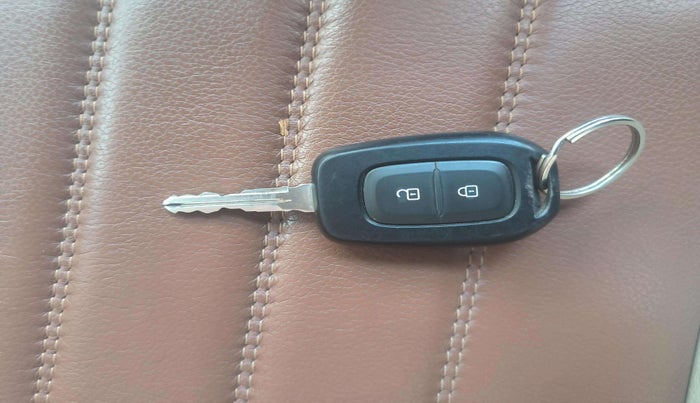 2017 Renault Lodgy 110 PS RXZ STEPWAY 8 STR, Diesel, Manual, 56,117 km, Key Close Up