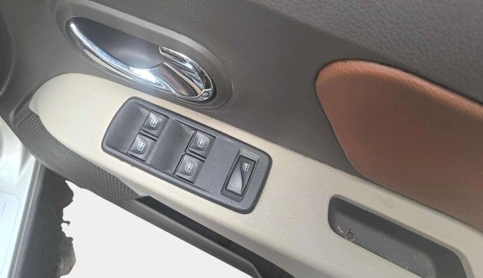 2017 Renault Lodgy 110 PS RXZ STEPWAY 8 STR, Diesel, Manual, 56,117 km, Driver Side Door Panels Control