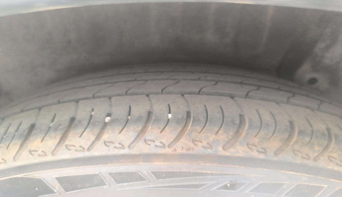 2017 Renault Lodgy 110 PS RXZ STEPWAY 8 STR, Diesel, Manual, 56,117 km, Right Rear Tyre Tread