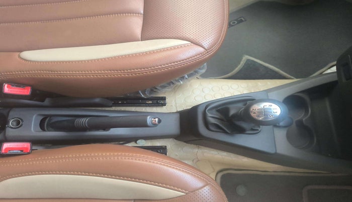 2017 Renault Lodgy 110 PS RXZ STEPWAY 8 STR, Diesel, Manual, 56,117 km, Gear Lever