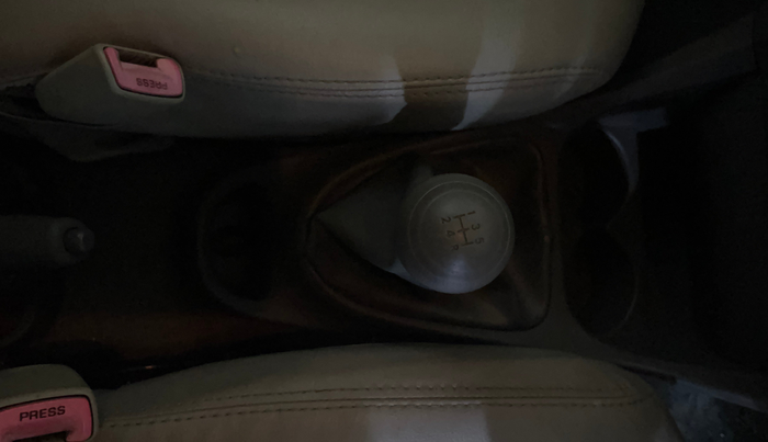 2014 Toyota Etios G, Petrol, Manual, 1,14,143 km, Gear Lever