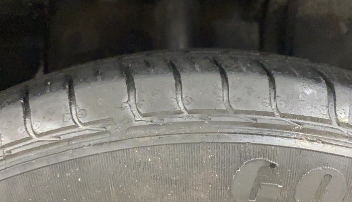 2019 Tata NEXON XE PETROL, Petrol, Manual, 30,670 km, Right Front Tyre Tread