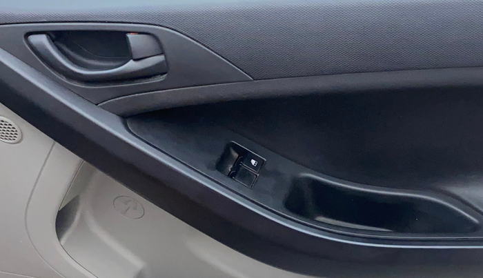 2019 Tata NEXON XE PETROL, Petrol, Manual, 30,670 km, Driver Side Door Panels Control