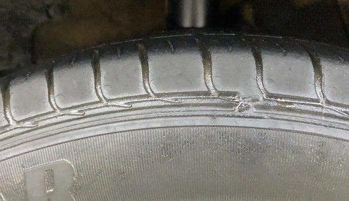 2019 Tata NEXON XE PETROL, Petrol, Manual, 30,670 km, Right Rear Tyre Tread